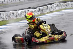 O catarinense João Pedro Maia superou as dificuldades da pista molhada para ser campeão da categoria Júnior