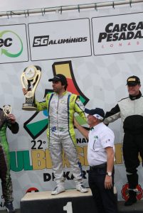 O londrinense Carlos Saderi comemorou o título da categoria Super Sênior (Foto: Genésio da Silva)