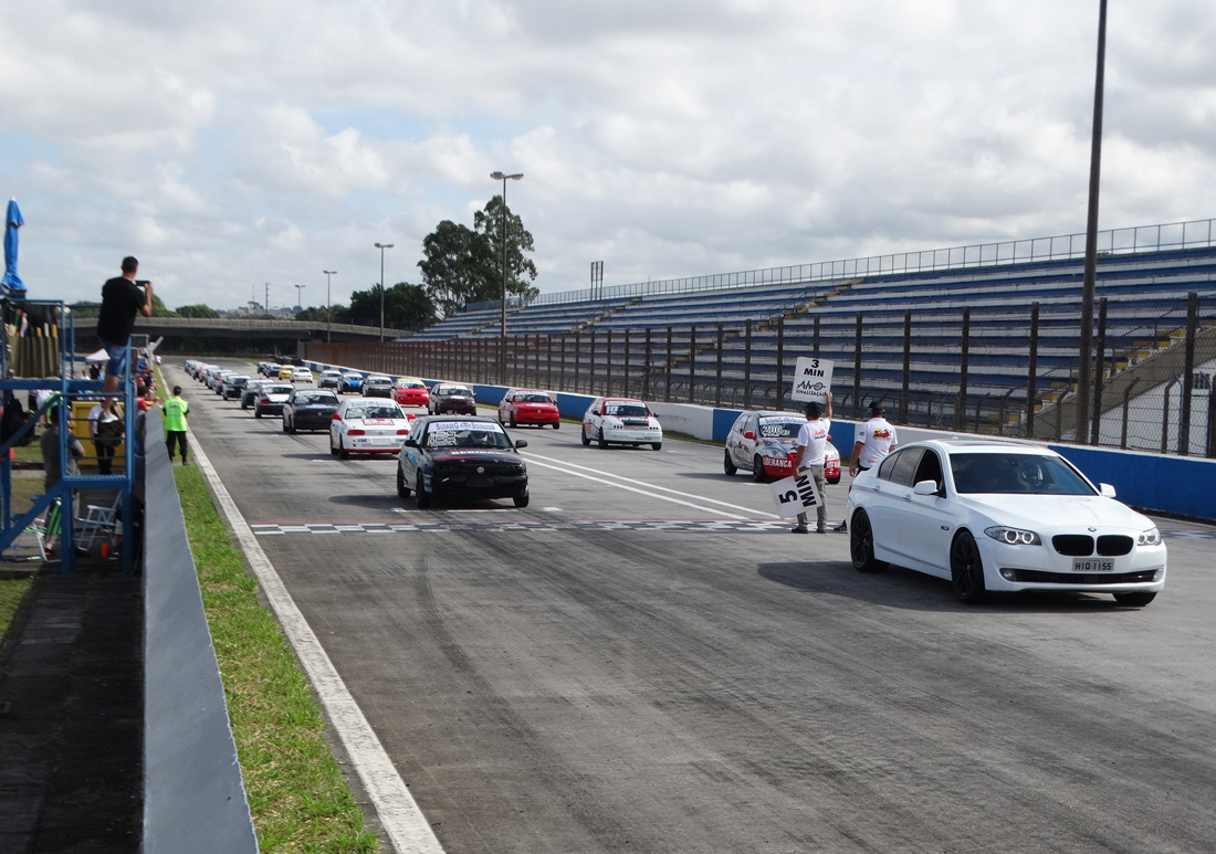 Curitibano de Velocidade de Curitiba começa com 70 carros