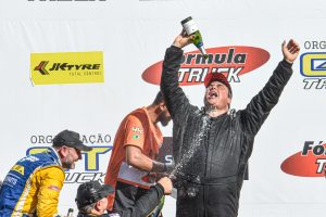 Duda Conci em sua segunda participação na Fórmula Truck comemora a primeira vitória (Foto: Tiago Guedes)
