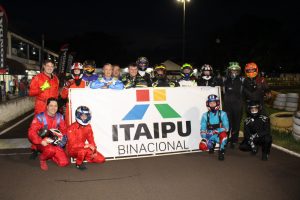 Pilotos participantes da 1ª etapa da copa Itaipu de Kart (Foto: Pablo Salazar/Divulgação)