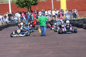 A 2ª etapa da Copa Toledo de Kart será disputada na pista de rua em torno do Parque do Povo e novamente receberá milhares de torcedores (Foto: Tiago Guedes/Divulgação)
