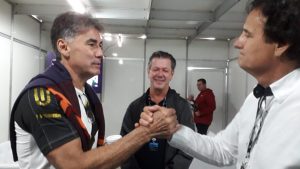 O prefeito Leonaldo Paranhos e o presidente da CBA Giovanni Guerra se reuniram no Autódromo Zilmar Beux (Foto: Divulgação)
