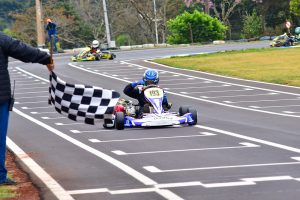 Bernardo Motter conquista primeira vitória do ano ao ganhar a prova da categoria Júnior (Foto: Tiago Guedes/Divulgação)