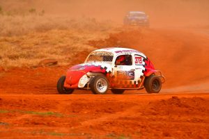 Júlio Bueno conquistou a vitória na categoria Old Fusca Velocidade Injetado (Victor Lara/Divulgação)