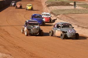 Paulo Schtmann conquistou a sua primeira vitória na temporada ao ganhar a categoria Old Fusca Velocidade Carburado (Foto: Victor Lara/Divulgação)