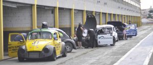 A tarde desta sexta-feira foi agitada com os treinos para a etapa de encerramento da temporada (Foto: Daniel Procópio)