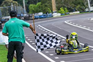 Pedro Bueno é um das novas promessas do kart de Cascavel e inicia a temporada com vitória na categoria Escola (Foto: Vanderley Soares/Divulgação)