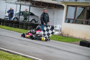 Angelina Schuck conquista primeira vitória na Copa Osternack de Kart