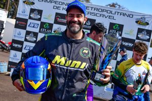 Marcelo Formighieri Fontoura é campeão da categoria F-4 195, conquistando um dos títulos de Curitiba (Foto: Tiago Guedes/Divulgação)