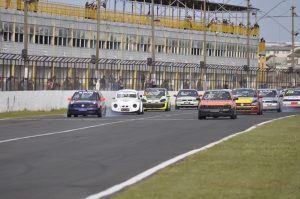 O Autódromo Internacional Ayrton Senna terá quatro provas neste fim de semana, valendo pela penúltima etapa do Paranaense e Metropolitano de Londrina (Foto: Daniel Procópio/Divulgação)