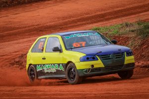 A dupla Edgar Favaro/Diego Lino dominou a categoria Turismo Carburado, largando na pole position e ganhando as duas baterias (Foto: Victor Lara/Divulgação)