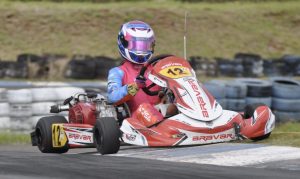 Eloisa Rodrigues Chefer briga pelo título da categoria F-4 Júnior. Ela divide a liderança com Felipe Camilo Rodrigues, cada um com 56 pontos (Foto: Daniel Procópio/Divulgação)
