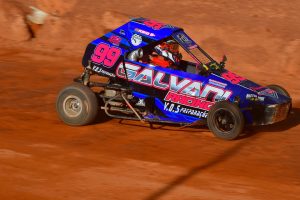 Carlos Henrique dos Santos vai à pista com a meta de manter a liderança da categoria Kartcross CBA (Foto: Victor Lara/Divulgação)