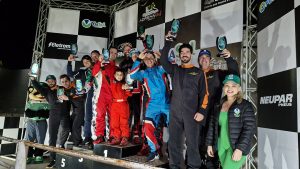 A categoria Rental 13 HP terminou com a festa dos pilotos no pódio (Foto: Divulgação)