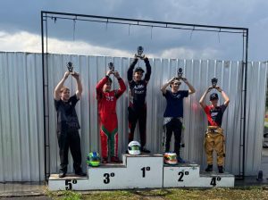 Pódio da categoria F-4 Júnior na etapa de encerramento da Copa Lima de Kart (Foto: Divulgação)